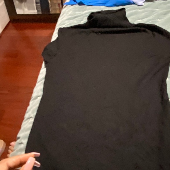 Beautiful top - Picture 5 of 5